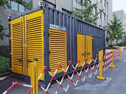 弥勒如何使用转速表检查发动机的转速？